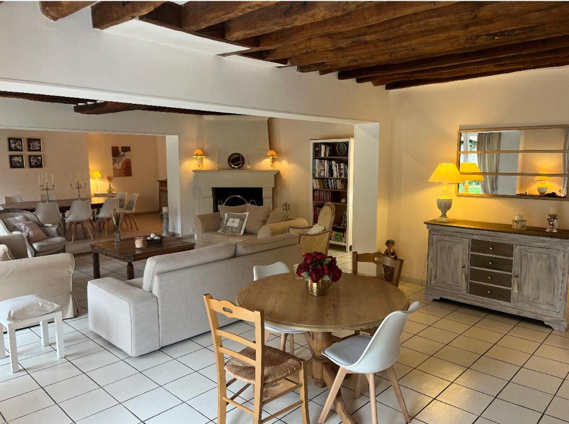 Chambres A La Maison Hermitage Aincourt Экстерьер фото