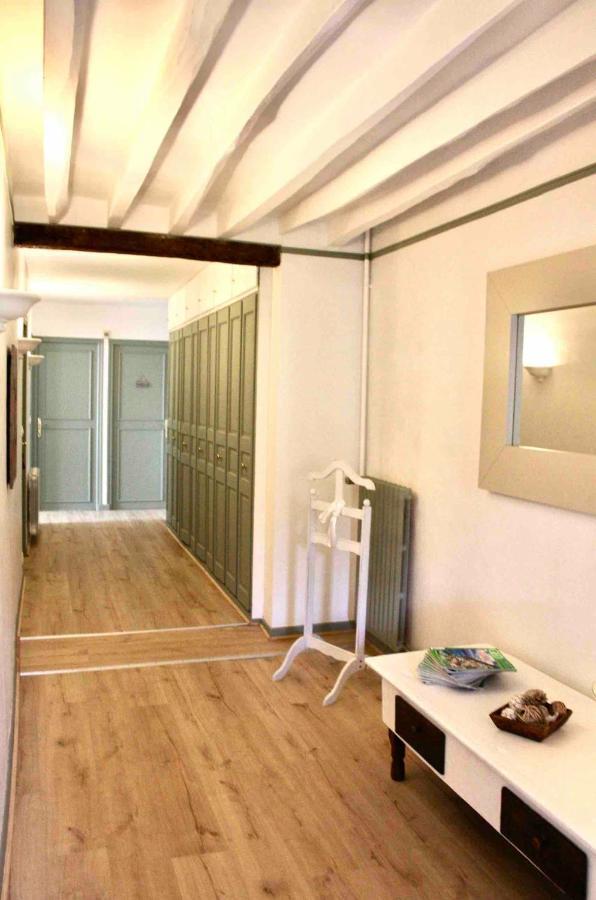 Chambres A La Maison Hermitage Aincourt Экстерьер фото