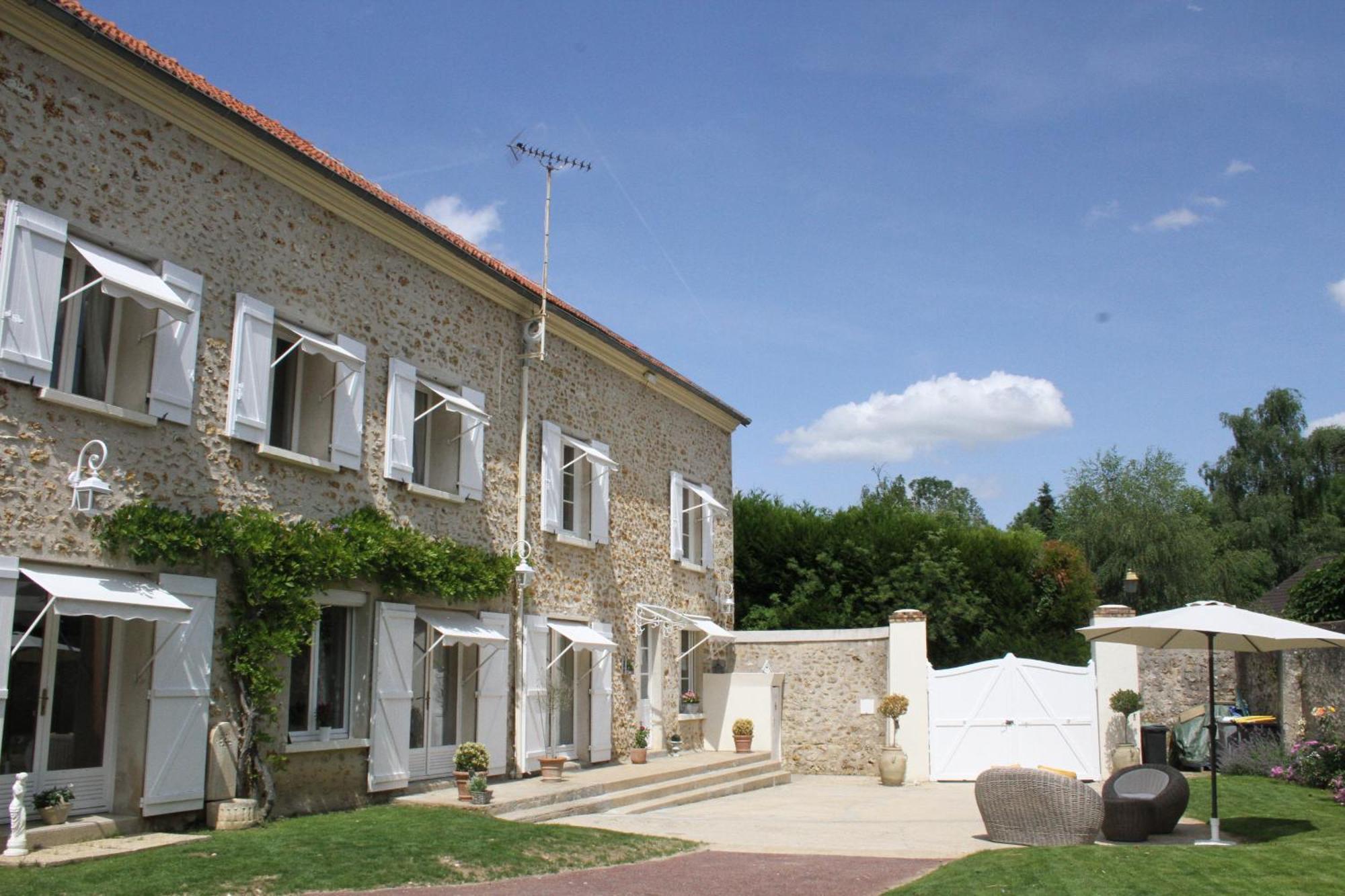 Chambres A La Maison Hermitage Aincourt Экстерьер фото