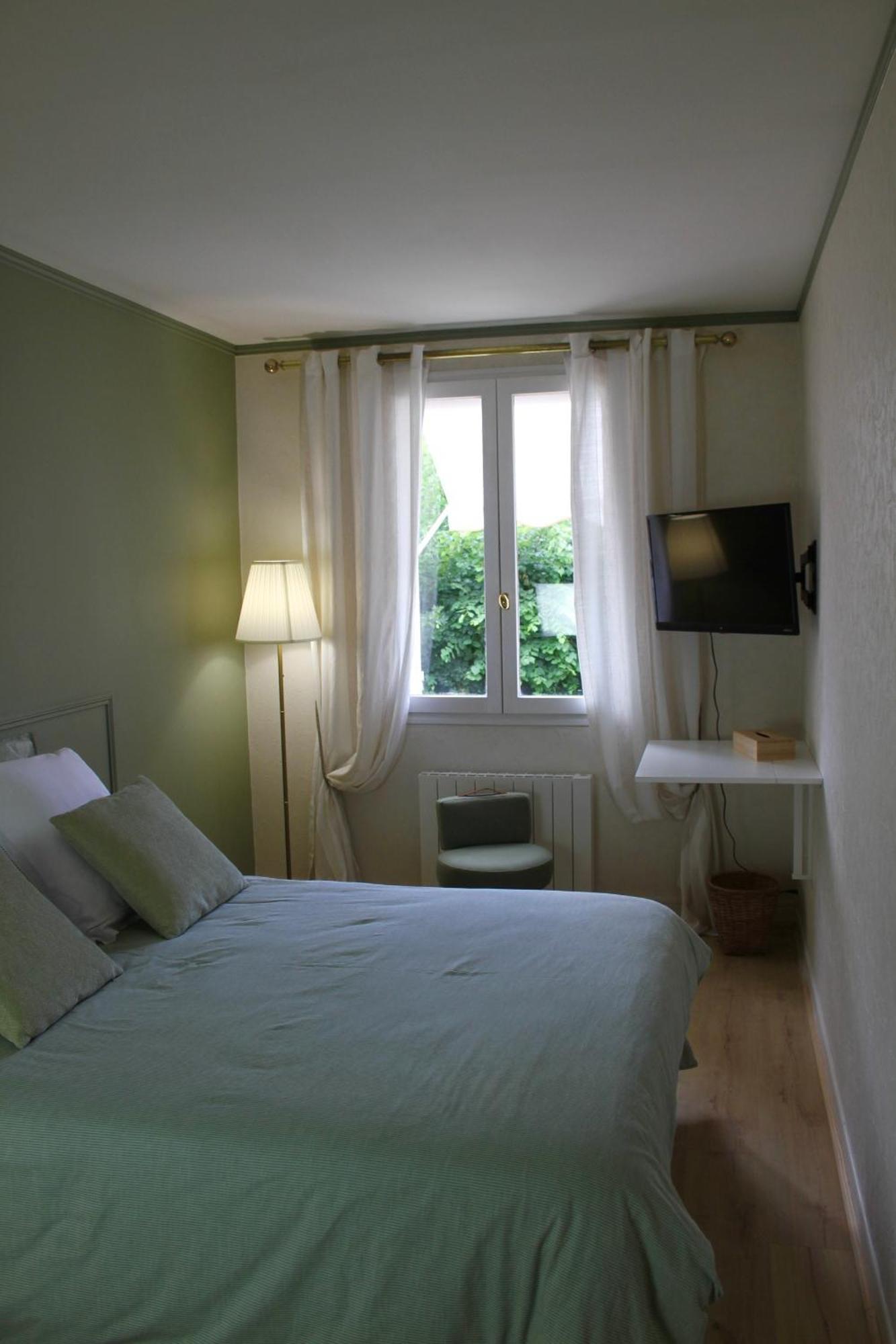 Chambres A La Maison Hermitage Aincourt Экстерьер фото